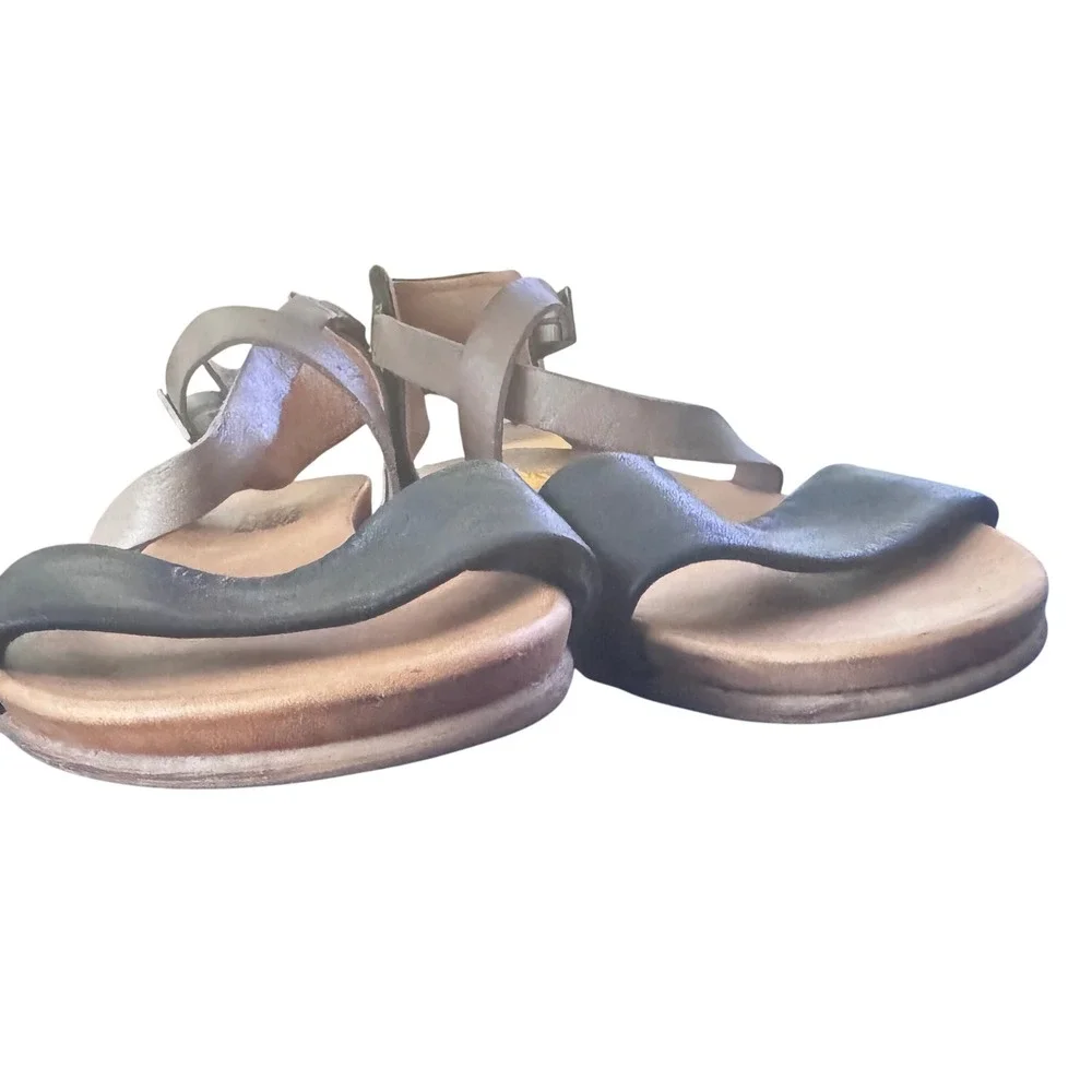 MIZ MOOZ NYC Leather Strappy Sandals Black Tan Women Size 39 8.5 Preloved - Picture 9 of 10